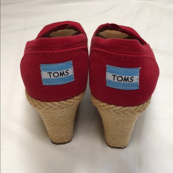 Toms - Classic Red Canvas Wedge Sandal - Picture 2 of 10